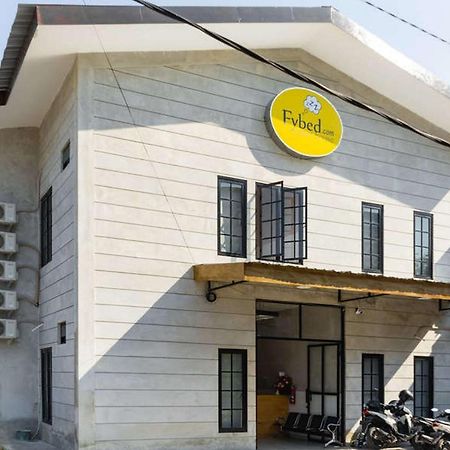 Reddoorz Near Sam Poo Kong 3 Semarang Hotel Exterior photo