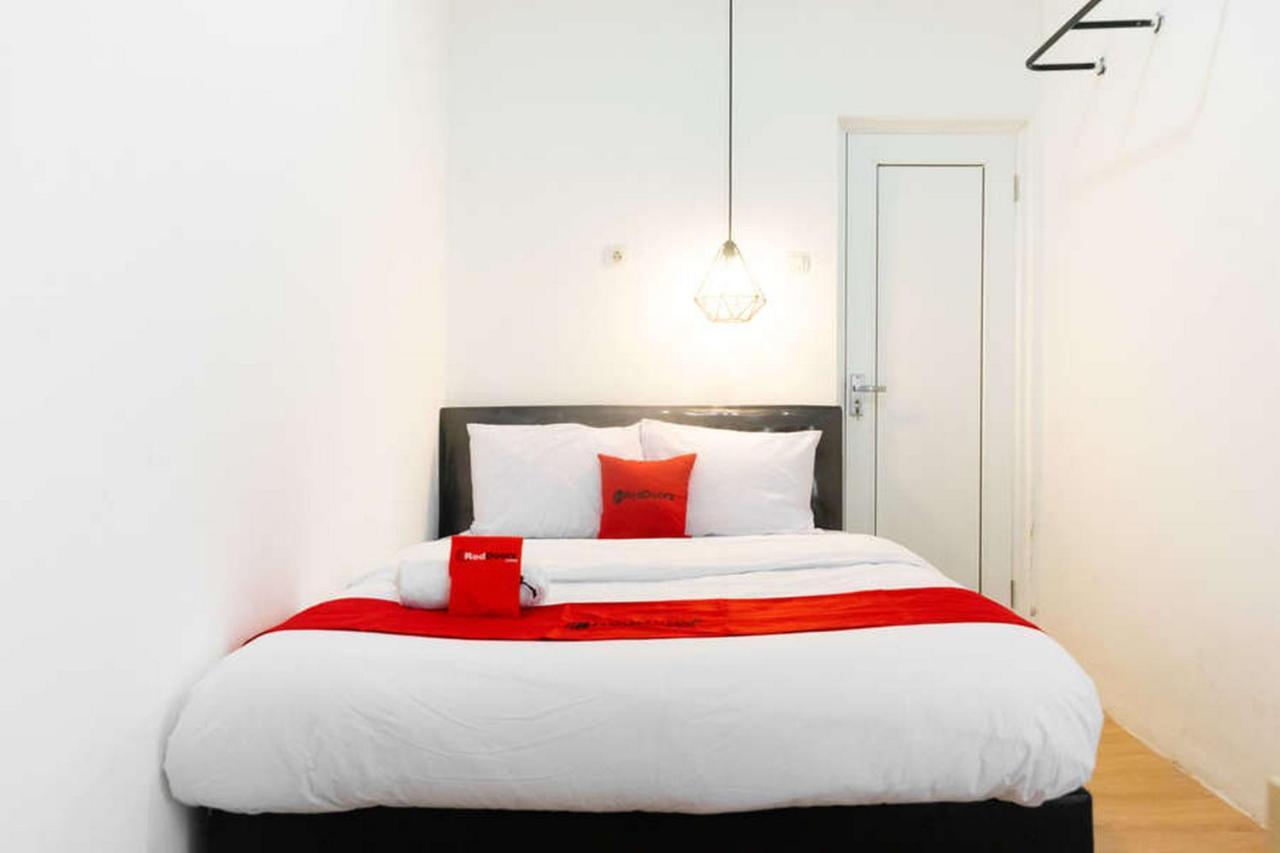Reddoorz Near Sam Poo Kong 3 Semarang Hotel Exterior photo